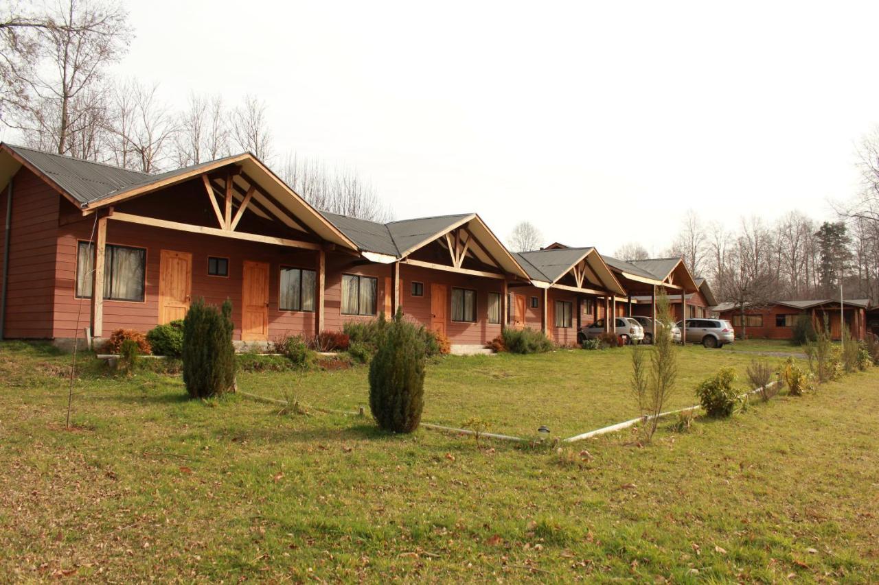 Hosteria Y Camping Del Bosque Пукон Екстер'єр фото