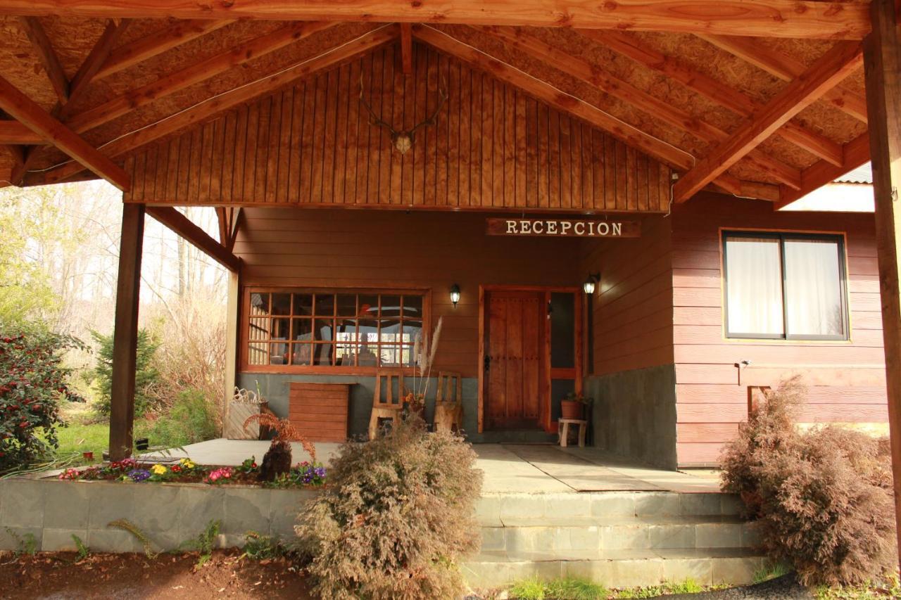 Hosteria Y Camping Del Bosque Пукон Екстер'єр фото